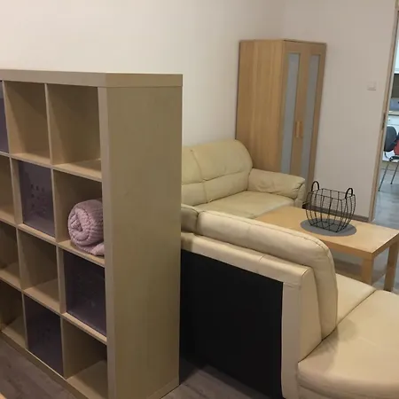 Center アパート